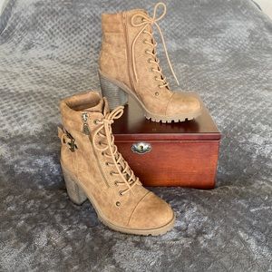 GBG Los Angeles High Heeled Side-zip Light Brpwn Boots